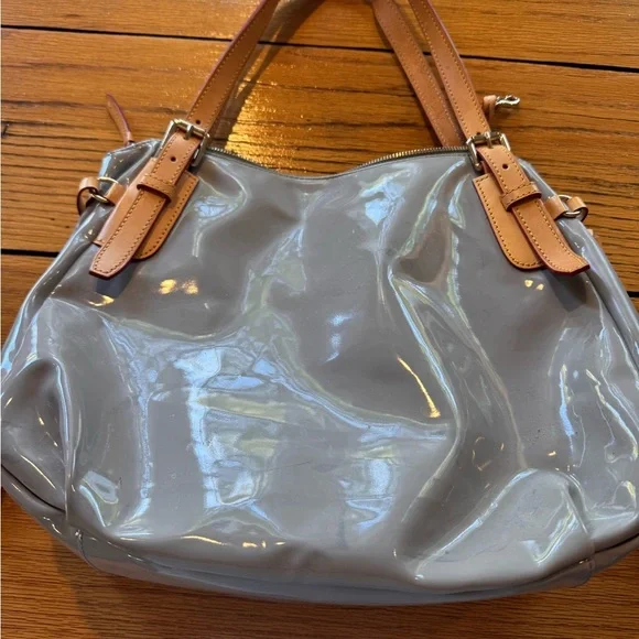 Dooney & Bourke Glossy Gray patent leather Shoulder Bag. - Picture 2 of 7